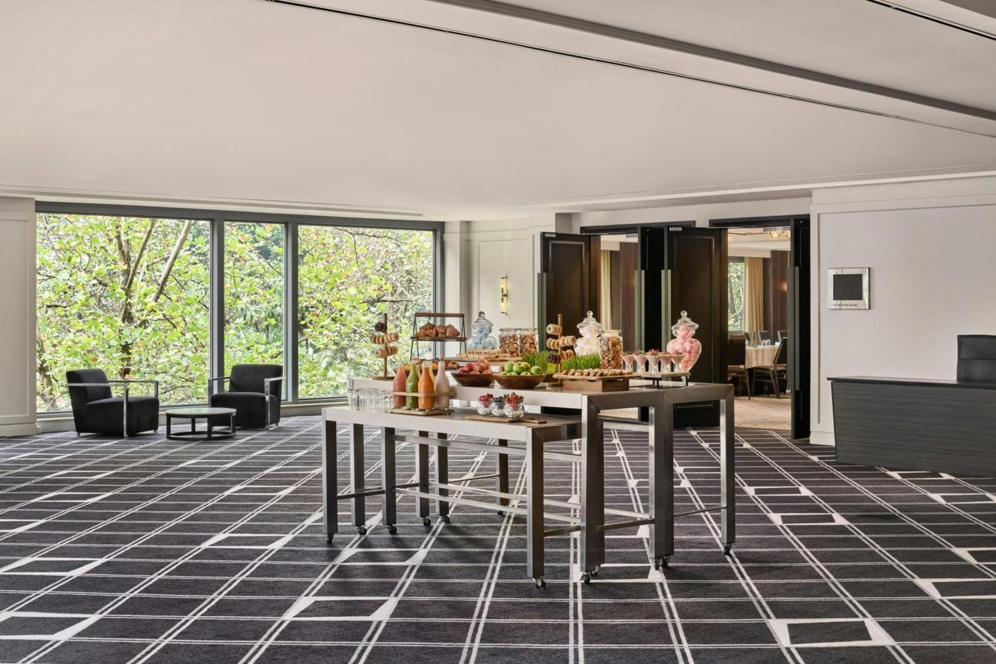 Sheraton Grand Hyde Park 5*